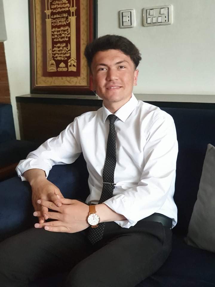 Feda teaching English in Kabul in 2020